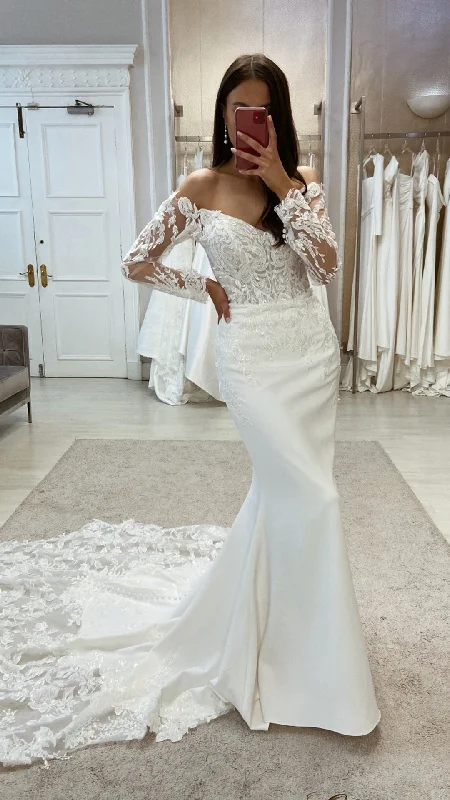 Off-Shoulder Long Sleeve Empire Appliques With Train Boho Trumpet Wedding Dress QW8117 Vintage Lace Dress